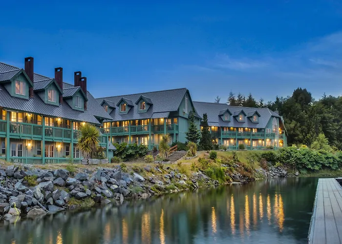 4 star hotel: Canadian Princess Lodge & Marina